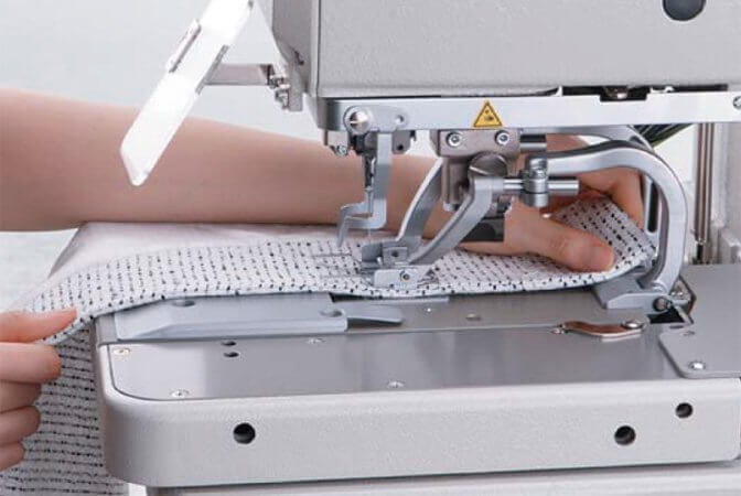 Kích thước lòng máy rộng, dễ dàng cho việc thao tác